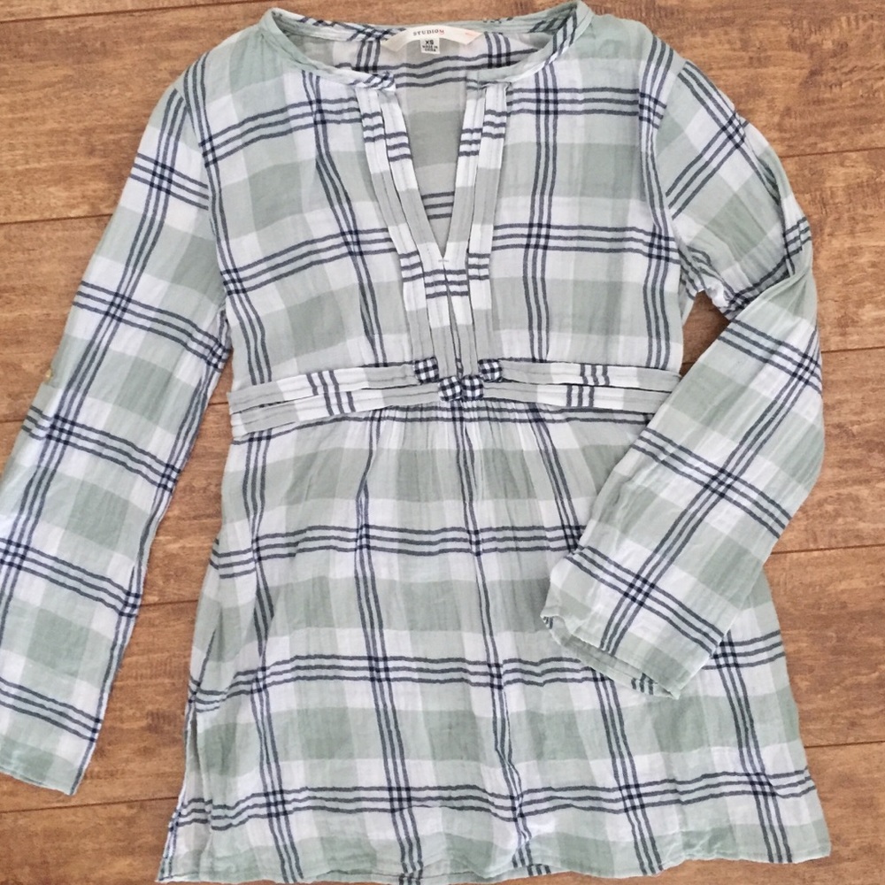 Anthropologie Studio M top Euc